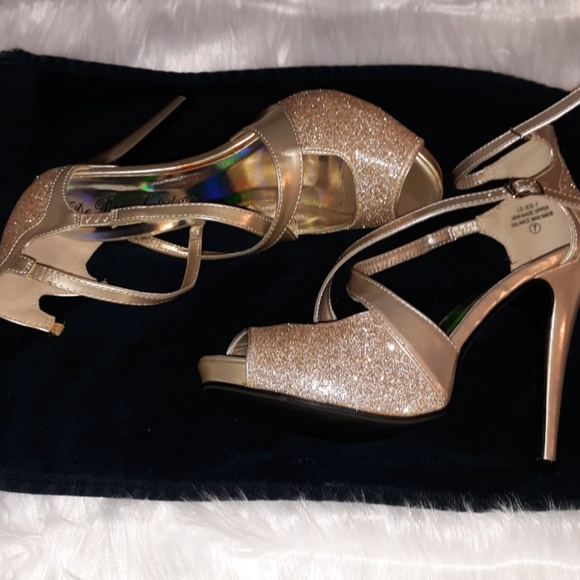 Heels - Picture 3 of 5